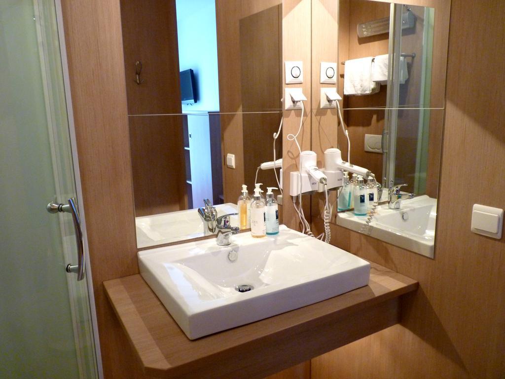Hotel Blie, Bed & Breakfast, Self Check-In 혼 외부 사진
